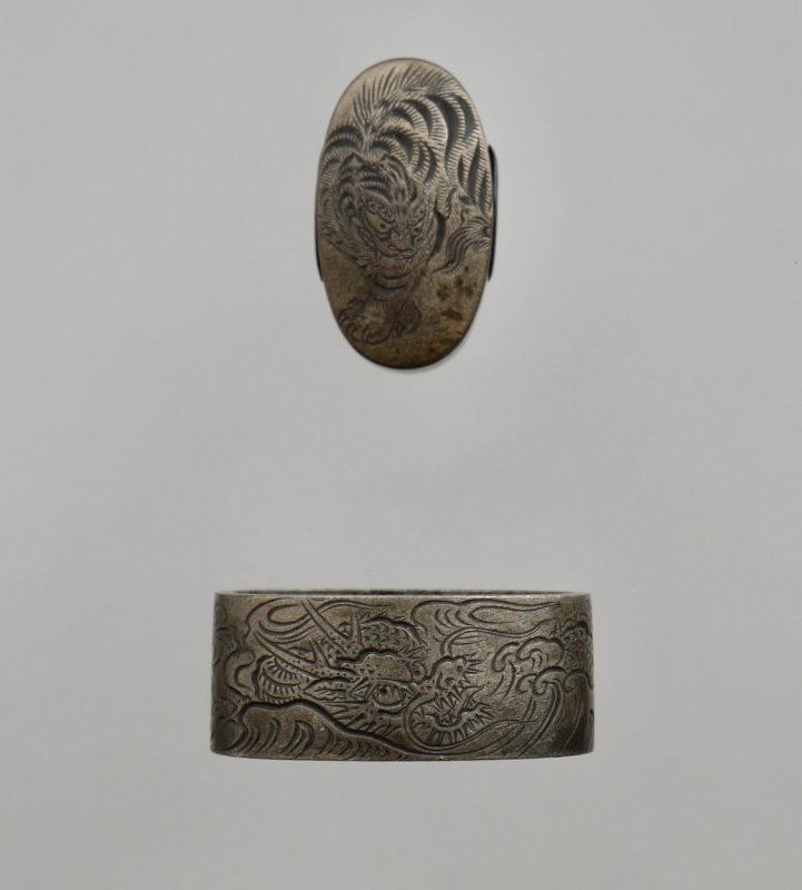 龍虎図縁頭